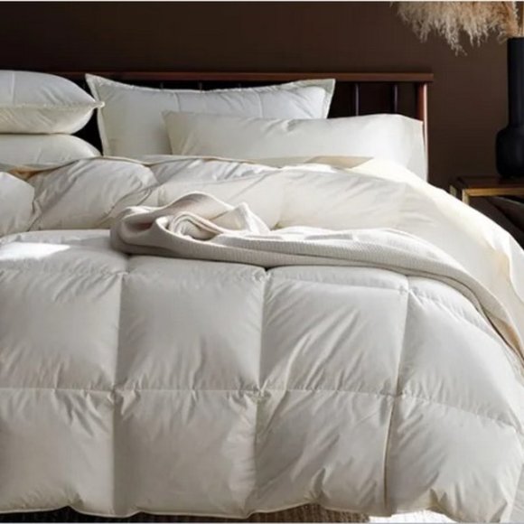 The Company Store Lacrosse Loftaire Down Alt Light Warmth Comforter - Picture 2 of 5